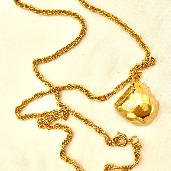 Gold dipped crystal geode necklace - Picture 3 of 3